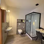 Zum Goldenen Schiff - Budgetwohnung Im Apartmán *